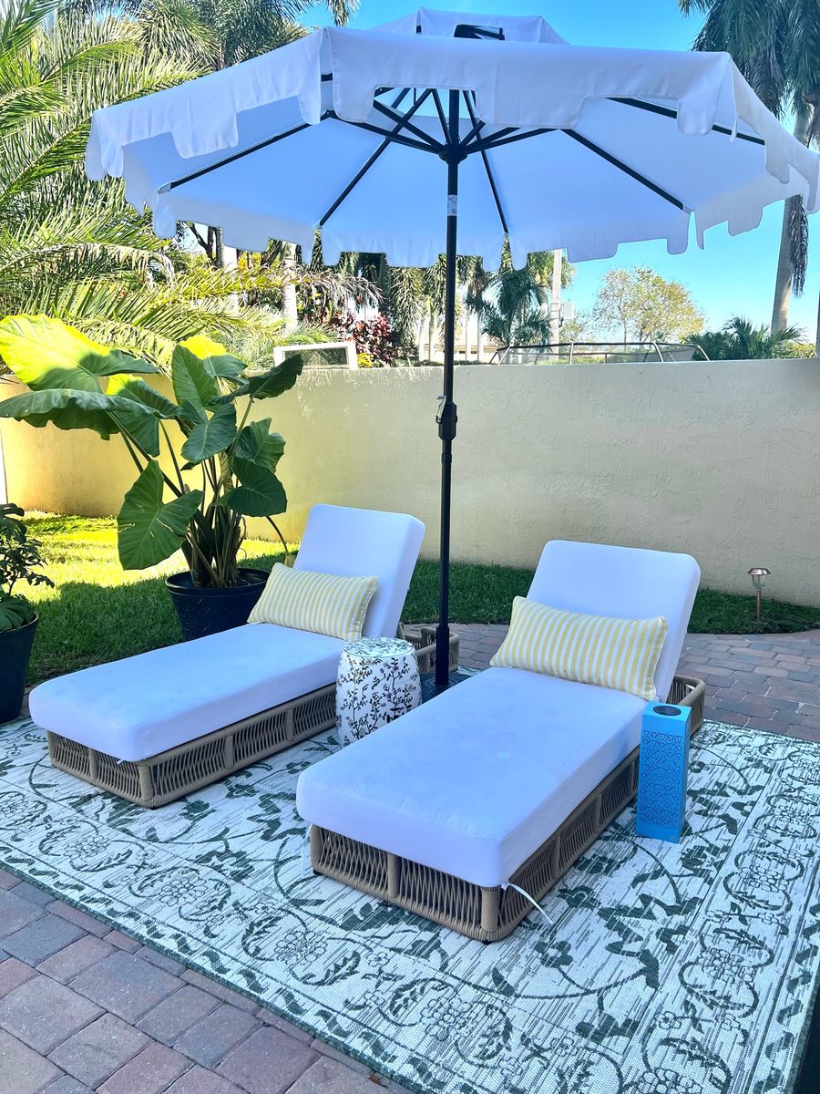 My Poolside Patio – Chaise Lounges Setup!