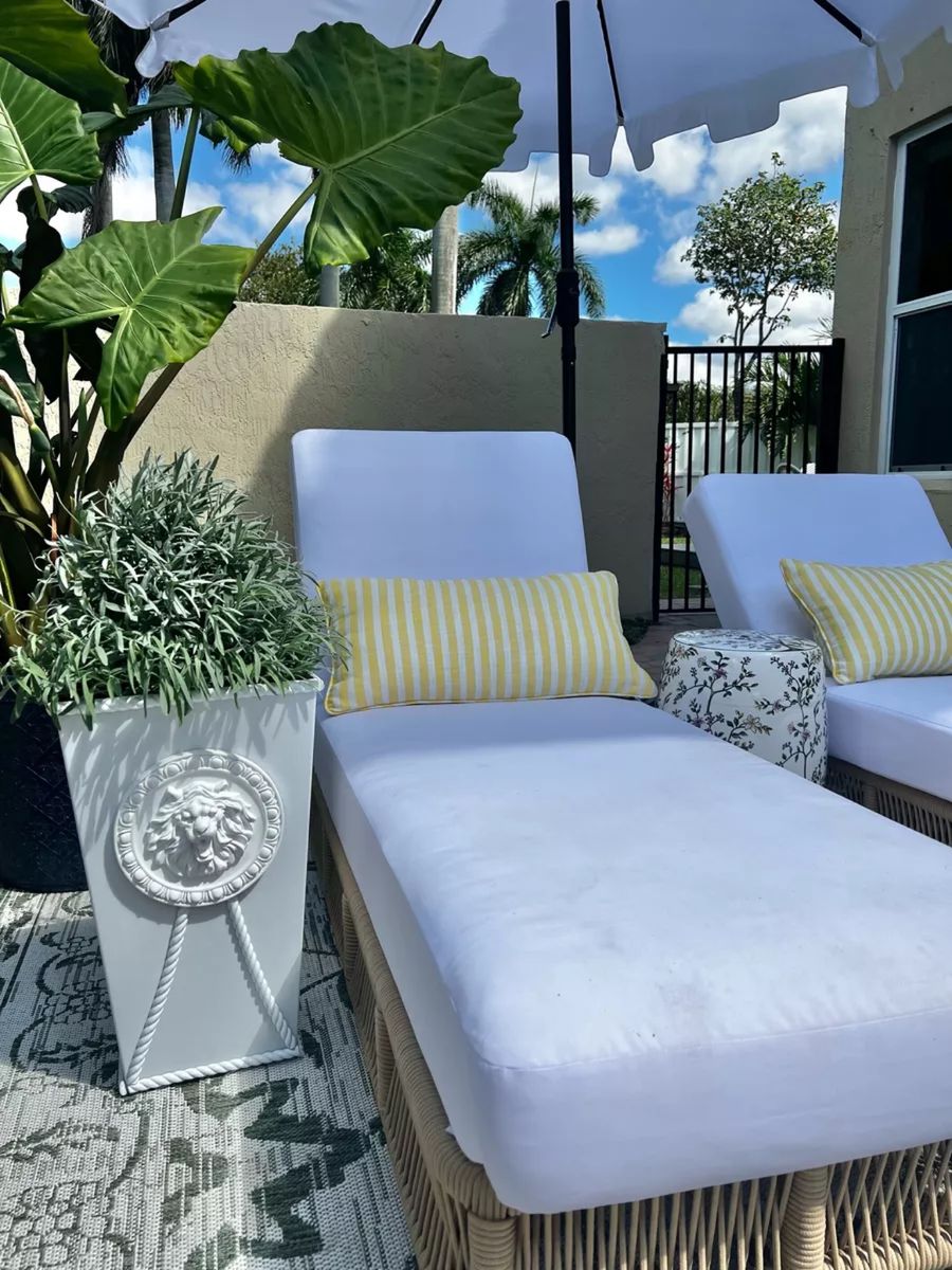 The Perfect Poolside Patio Furniture for Your Grandmillennial Style